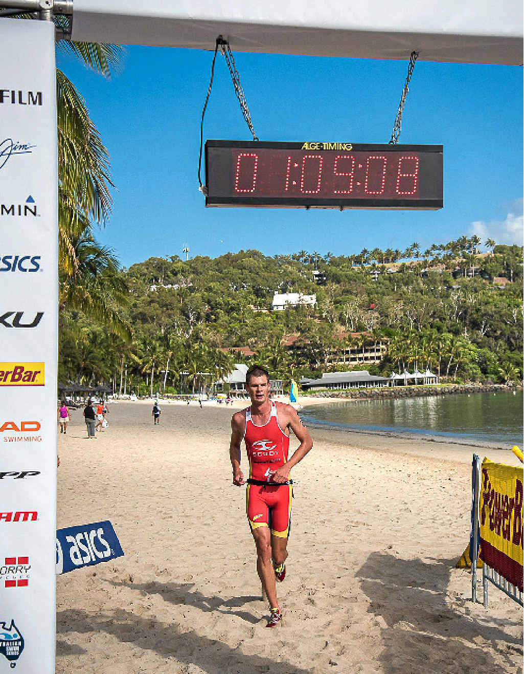 WARRIOR RETURNS: Sam Betten claiming the Hamilton Island Triathlon in 2014.Photo Andrea Francolini WARRIOR RETURNS: Sam Betten claiming the Hamilton Island Triathlon in 2014.Photo Andrea Francolini